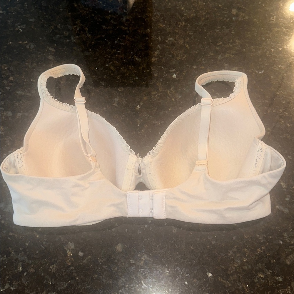 VICTORIA’S SECRET BODY BY VICTORIA LINED PERFECT COVERAGE | NUDE | 36C - Picture 3 of 9